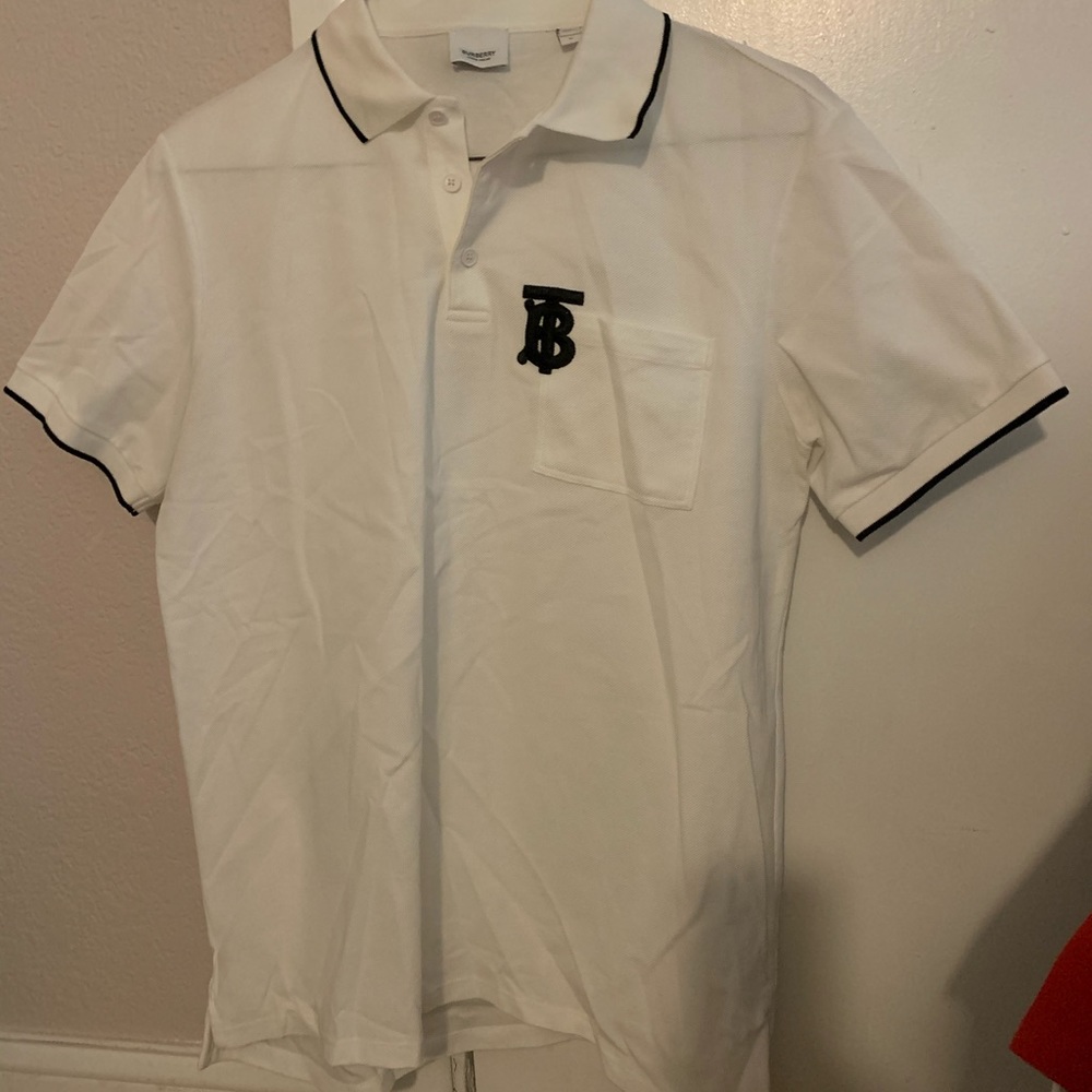 Men’s White Burberry T-shirt worn once